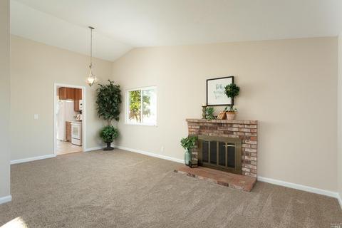 570 E Creekside Cir, Dixon, CA 95620 photo 7