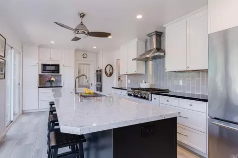 549 Michael Dr, Sonoma, CA 95476 photo 2