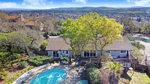 549 Michael Dr, Sonoma, CA 95476