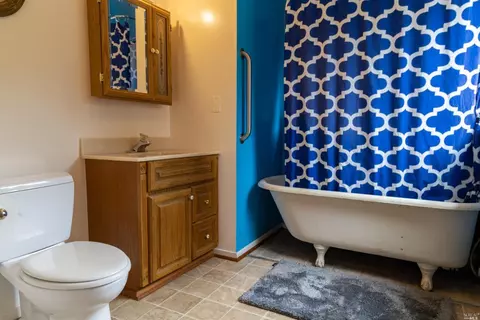 Bath - 20400 Timber Rd, Willits, CA 95490 photo 1 of 2