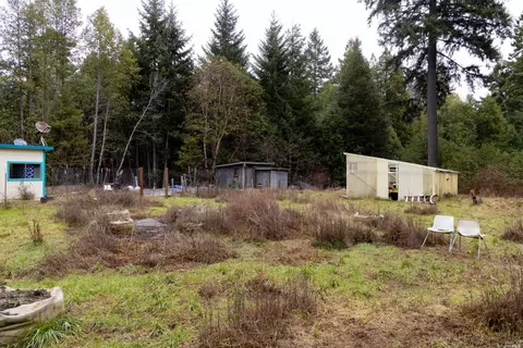 Exterior - 20400 Timber Rd, Willits, CA 95490 photo 5 of 16