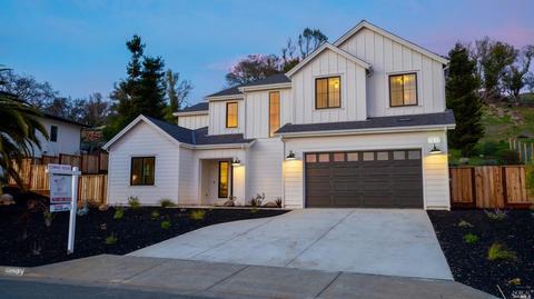 3651 Crown Hill Dr, Santa Rosa, CA 95404