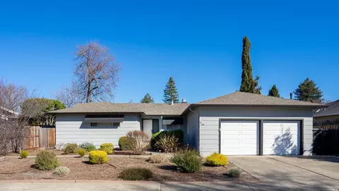 1136 Lanewood Way, Santa Rosa, CA 95404