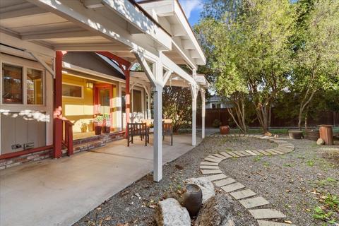 25 Redondo Ct, Saint Helena, CA 94574
