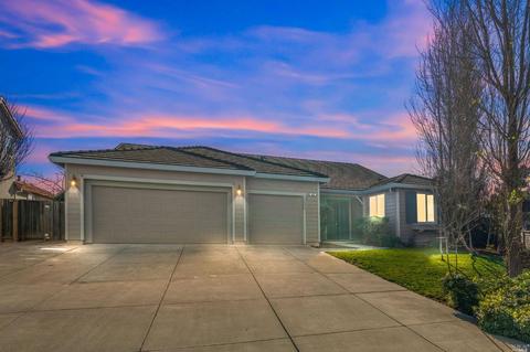 905 Griffith Dr, Dixon, CA 95620 photo 1