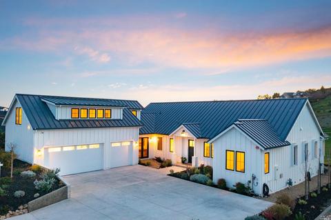 3767 Saint Andrews Dr, Santa Rosa, CA 95403