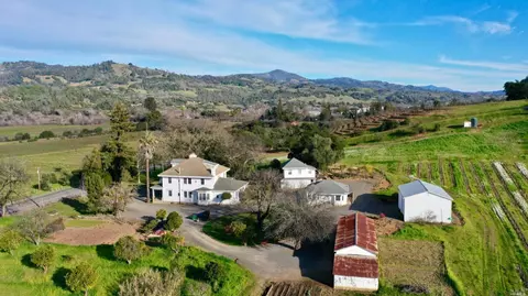 26495 Asti Rd, Cloverdale, CA 95425