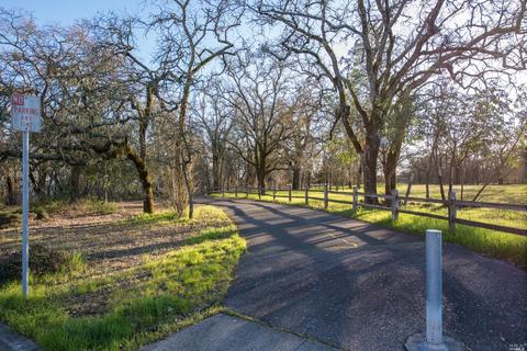 8726 Beverly Ln, Windsor, CA 95492 photo 30