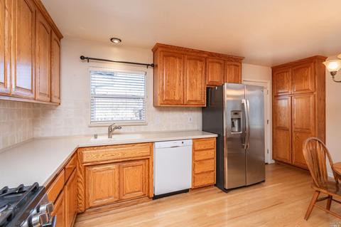 1114 Holmes Ave, Napa, CA 94559 photo 21