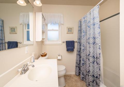 1114 Holmes Ave, Napa, CA 94559 photo 3