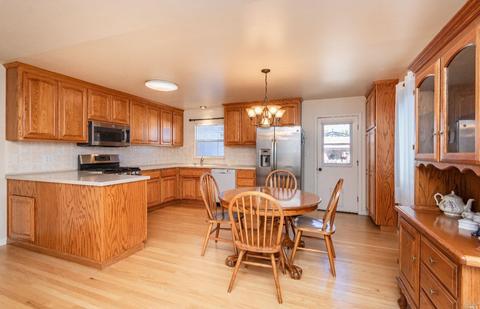 1114 Holmes Ave, Napa, CA 94559 photo 20