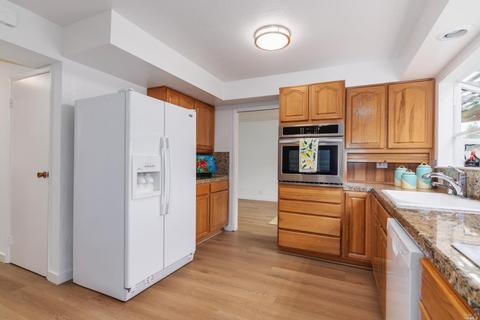 1392 Lichen Ct, Concord, CA 94521 photo 18