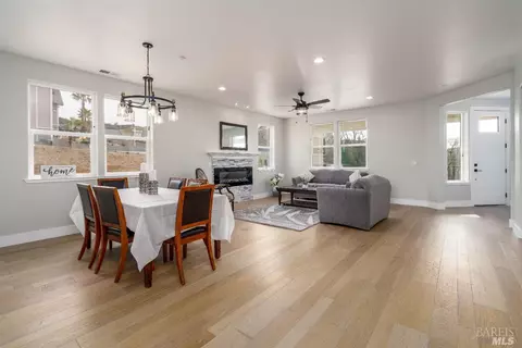370 Tehuacan Rd, Ukiah, CA 95482 photo 8