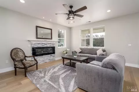 370 Tehuacan Rd, Ukiah, CA 95482 photo 6