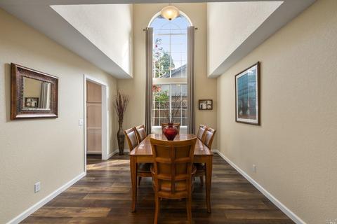 9156 Piccadilly Cir, Windsor, CA 95492 photo 7