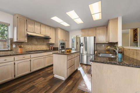 9156 Piccadilly Cir, Windsor, CA 95492 photo 9