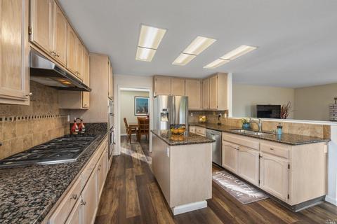 9156 Piccadilly Cir, Windsor, CA 95492 photo 11