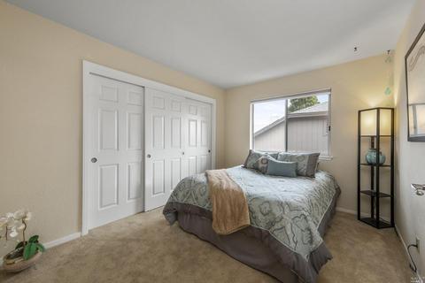 9156 Piccadilly Cir, Windsor, CA 95492 photo 23
