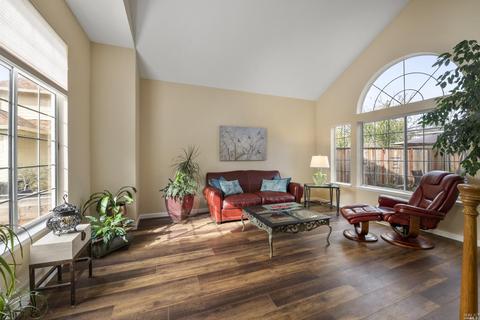 9156 Piccadilly Cir, Windsor, CA 95492 photo 4