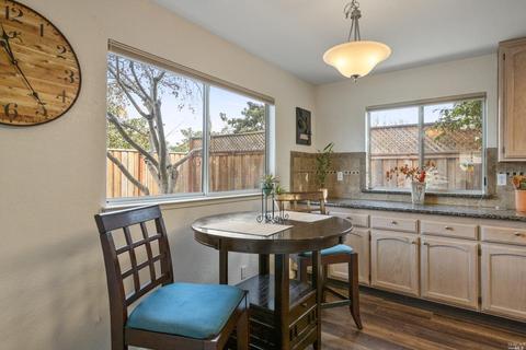 9156 Piccadilly Cir, Windsor, CA 95492 photo 12