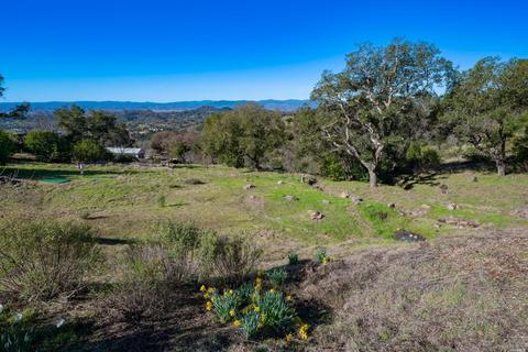 6215 Heights Rd, Santa Rosa, CA 95404