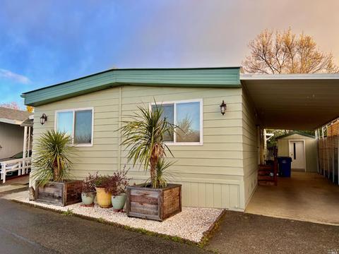1026 Maple Dr, Windsor, CA 95492 photo 1