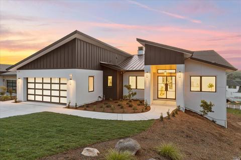 3619 Crescent Cir, Santa Rosa, CA 95403