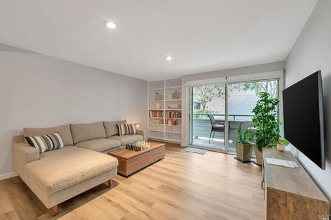 116 Larkspur Plaza Dr, Larkspur, CA 94939