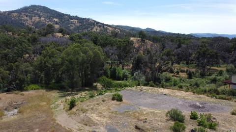 12725 Tomki Rd, Redwood Valley, CA 95470