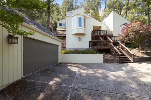 1869 Los Olivos Rd, Santa Rosa, CA 95404