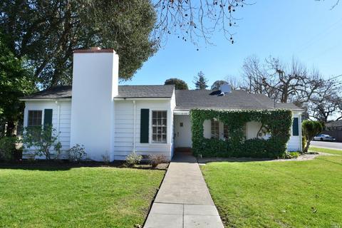 696 2nd St E, Sonoma, CA 95476 photo 1