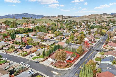 2900 Burbank Dr, Fairfield, CA 94534 photo 3