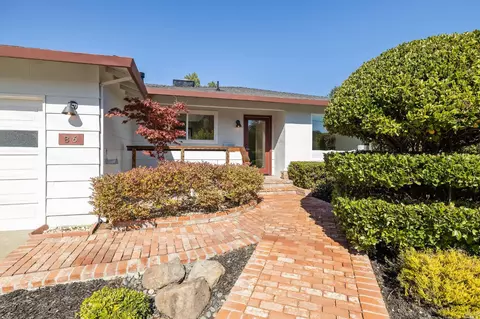 86 Esmeyer Dr, San Rafael, CA 94903