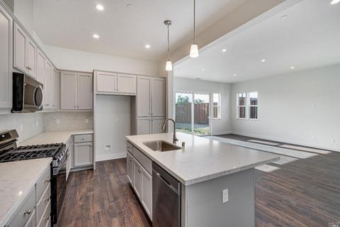 202 Pool Creek Ln, Windsor, CA 95492 photo 3