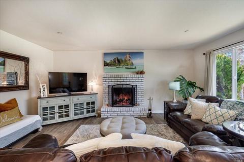 808 Colleen Dr, Windsor, CA 95492 photo 11