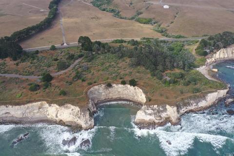 27232 Warren Dr, Point Arena, CA 95468