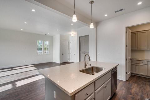 1024 Del Roble Ln, Windsor, CA 95492 photo 7