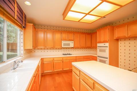 834 Ruby Dr, Vacaville, CA 95687 photo 4