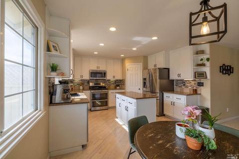 302 Desiree Pl, Windsor, CA 95492 photo 5