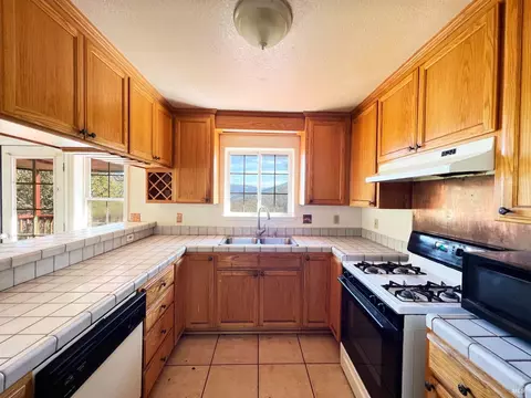 7820 Lakeside Dr, Ukiah, CA 95482 photo 5
