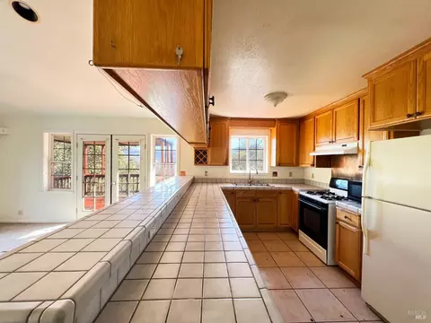 7820 Lakeside Dr, Ukiah, CA 95482 photo 4