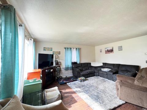 222 E Valley St, Willits, CA 95490 photo 4