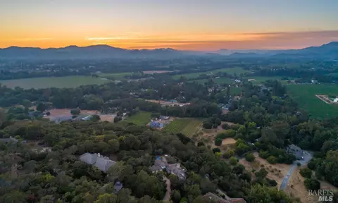 34 Old Coach Rd, Napa, CA 94558