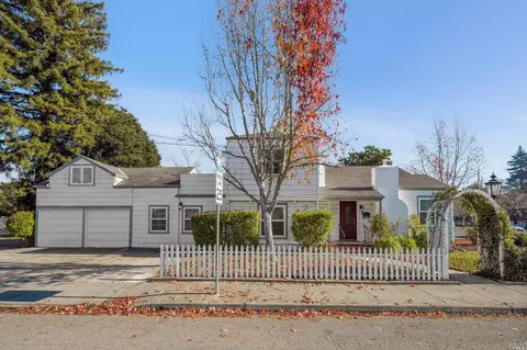 550 Doyle Park Dr, Santa Rosa, CA 95405