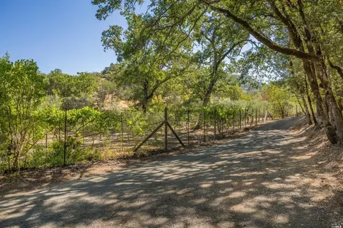 6200 Sharp Rd, Calistoga, CA 94515 photo 3