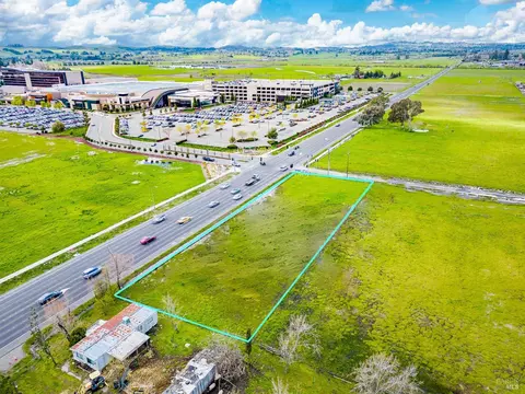 157 Golf Course Dr, Rohnert Park, CA 94928