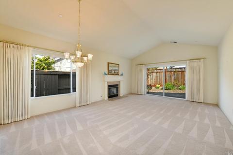 807 Fred Waring Ct, Windsor, CA 95492 photo 5