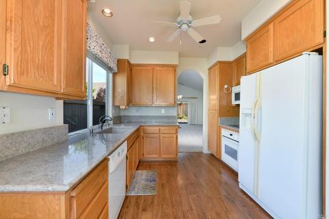807 Fred Waring Ct, Windsor, CA 95492 photo 2