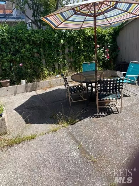 170 John St, Oakland, CA 94611 photo 2