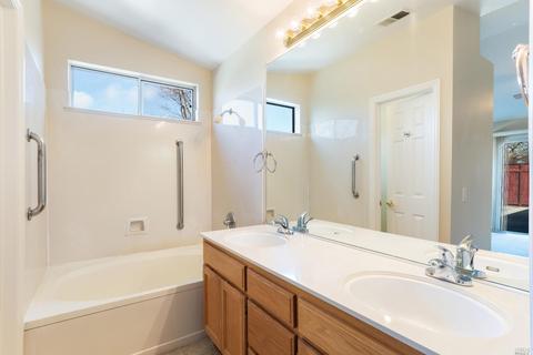649 Leafhaven Ln, Windsor, CA 95492 photo 7